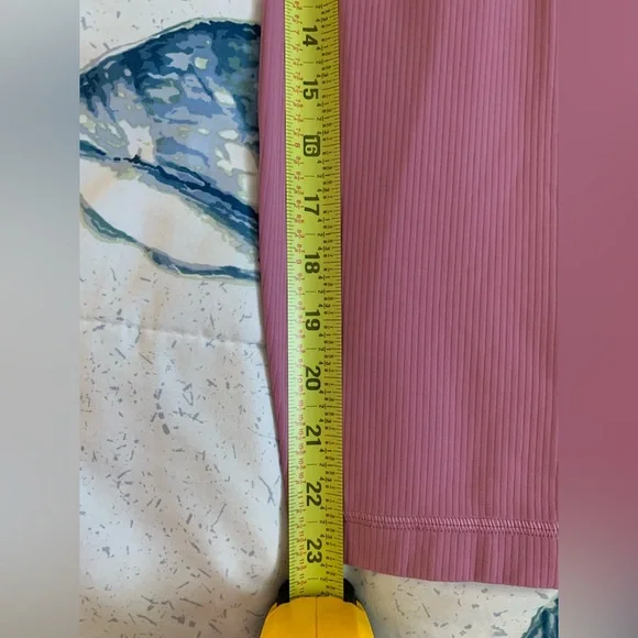 EUC Lululemon Athletica ribbed Leggings - Picture 7 of 7